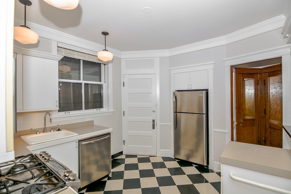 http://abodeschicago.com/photos/1084-D.jpg?timestamp=2024-12-03T02:50:03-06:00