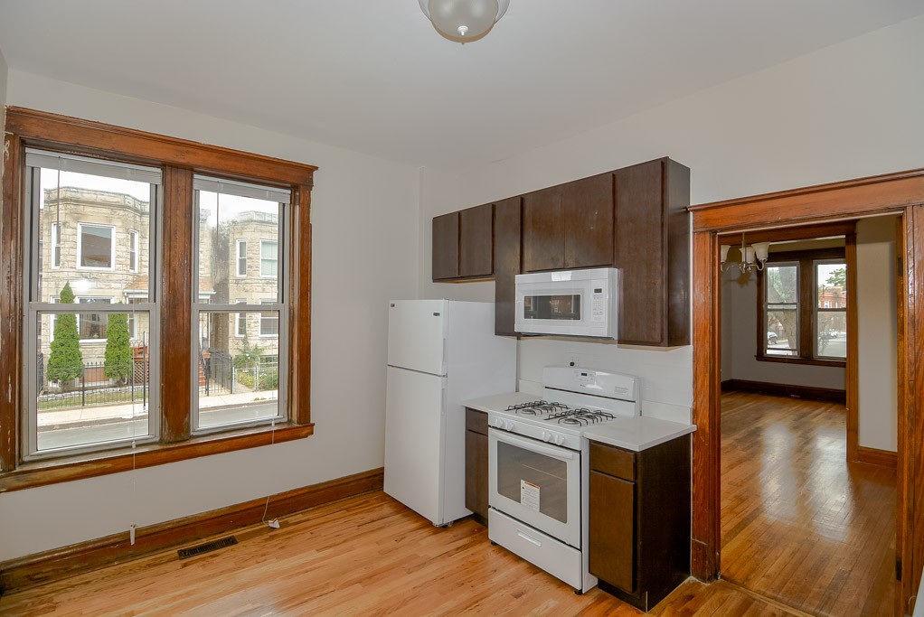 http://abodeschicago.com/photos/11418-B.jpg?timestamp=2024-12-03T02:50:05-06:00