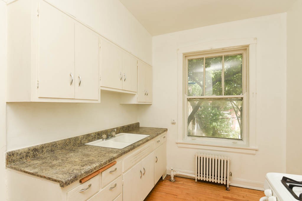 http://abodeschicago.com/photos/15766-C.jpg?timestamp=2024-12-03T06:16:00-06:00