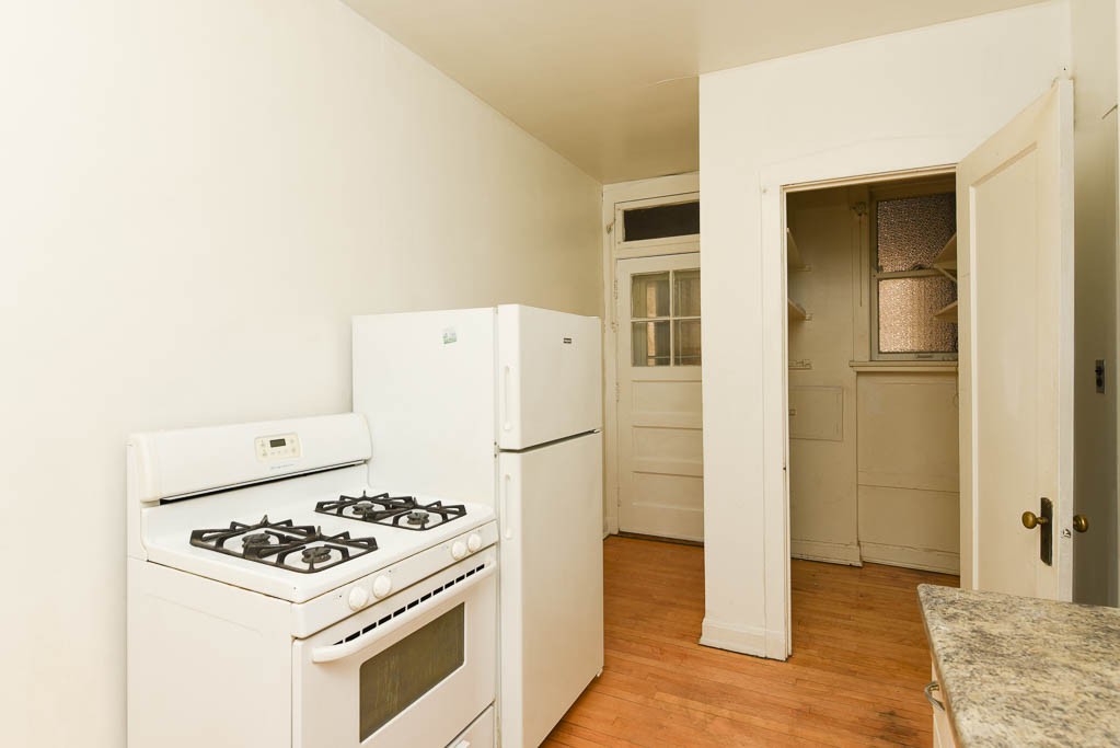 http://abodeschicago.com/photos/15766-D.jpg?timestamp=2024-12-03T06:16:00-06:00