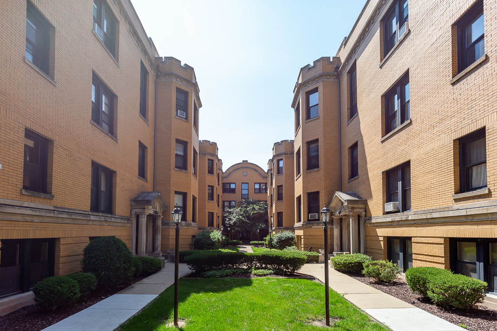 http://abodeschicago.com/photos/17547-A.jpg?timestamp=2024-12-03T02:50:06-06:00
