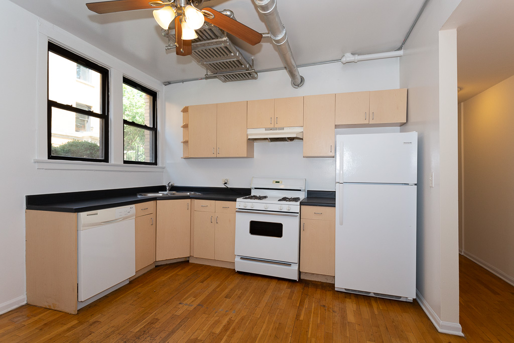 http://abodeschicago.com/photos/17547-B.jpg?timestamp=2024-12-03T02:50:06-06:00