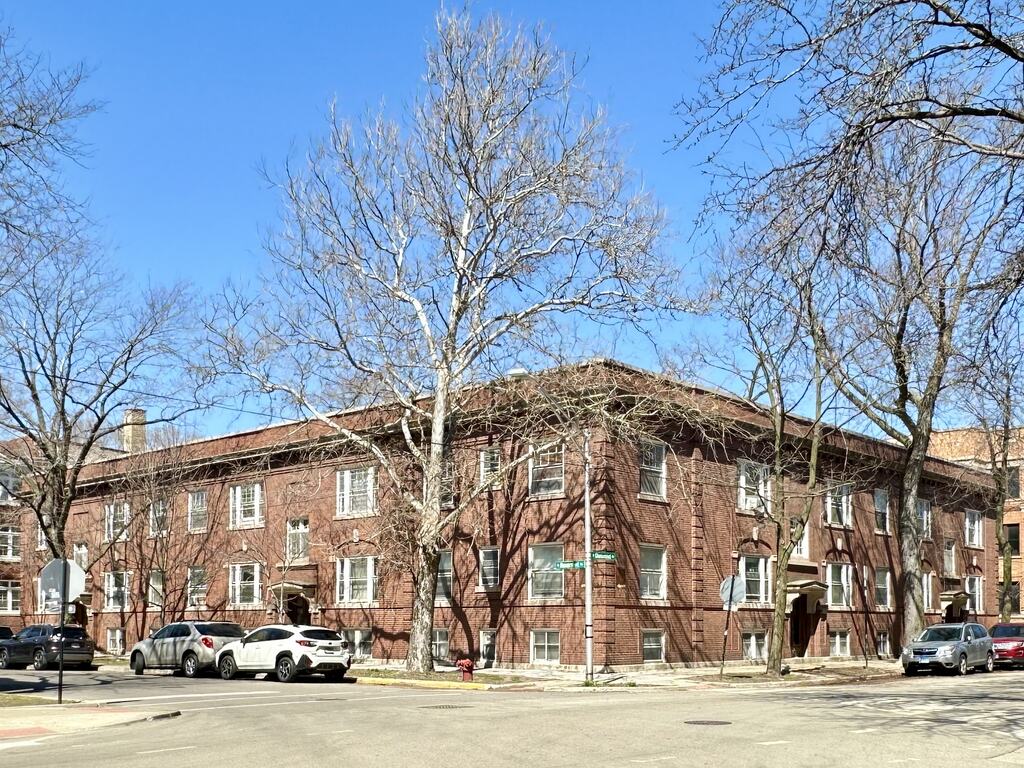 http://abodeschicago.com/photos/18712-A.jpg?timestamp=2025-04-26T11:23:01-05:00
