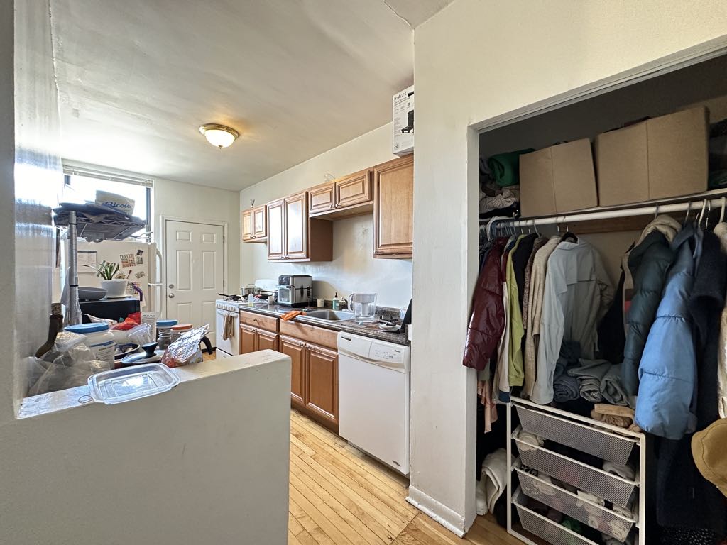 http://abodeschicago.com/photos/18967-B.jpg?timestamp=2024-12-03T02:50:06-06:00