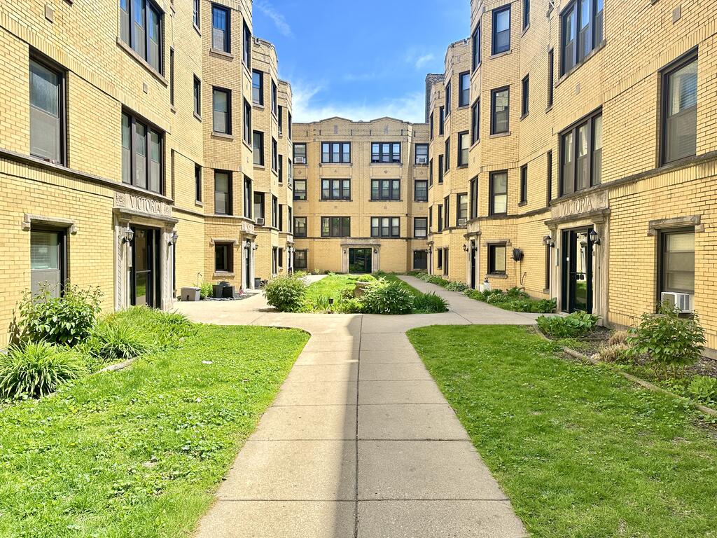 http://abodeschicago.com/photos/19317-A.jpg?timestamp=2025-06-10T04:08:17-05:00