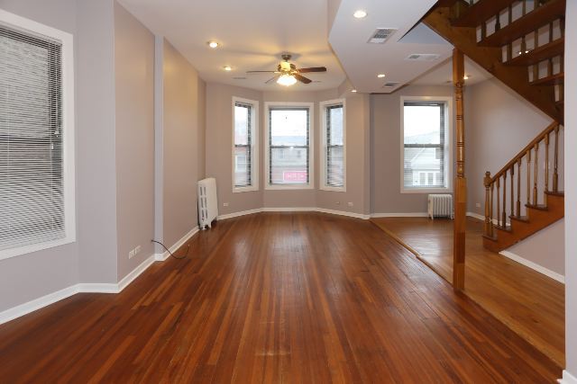 http://abodeschicago.com/photos/23793-D.jpg?timestamp=2024-12-03T02:50:09-06:00
