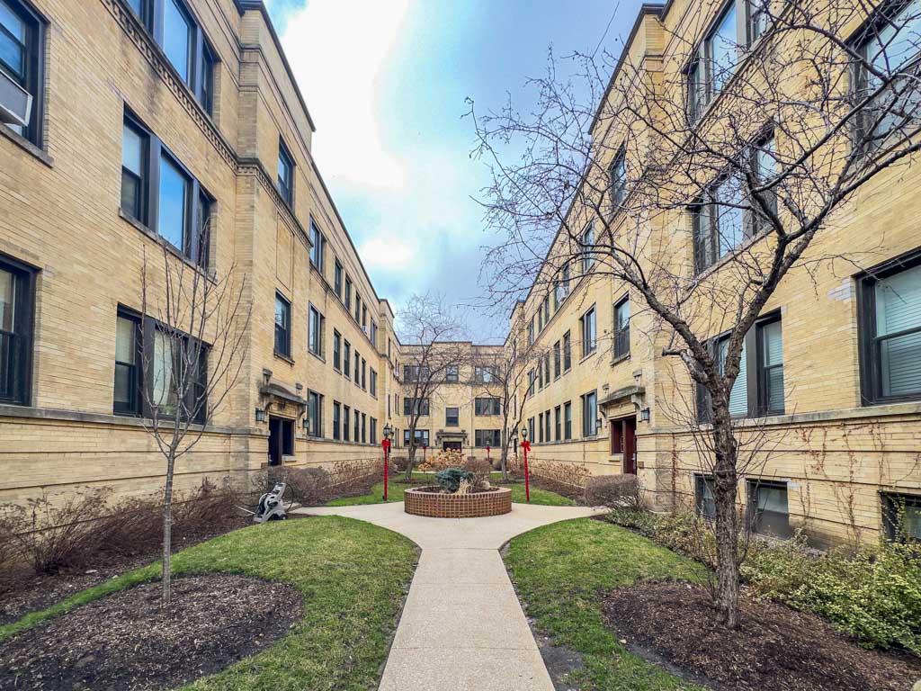 http://abodeschicago.com/photos/29840-A.jpg?timestamp=2024-12-03T02:50:11-06:00