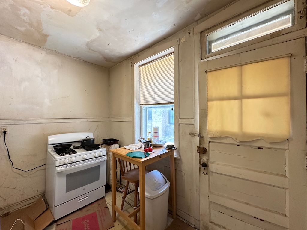 http://abodeschicago.com/photos/32127-D.jpg?timestamp=2025-03-11T04:42:41-05:00
