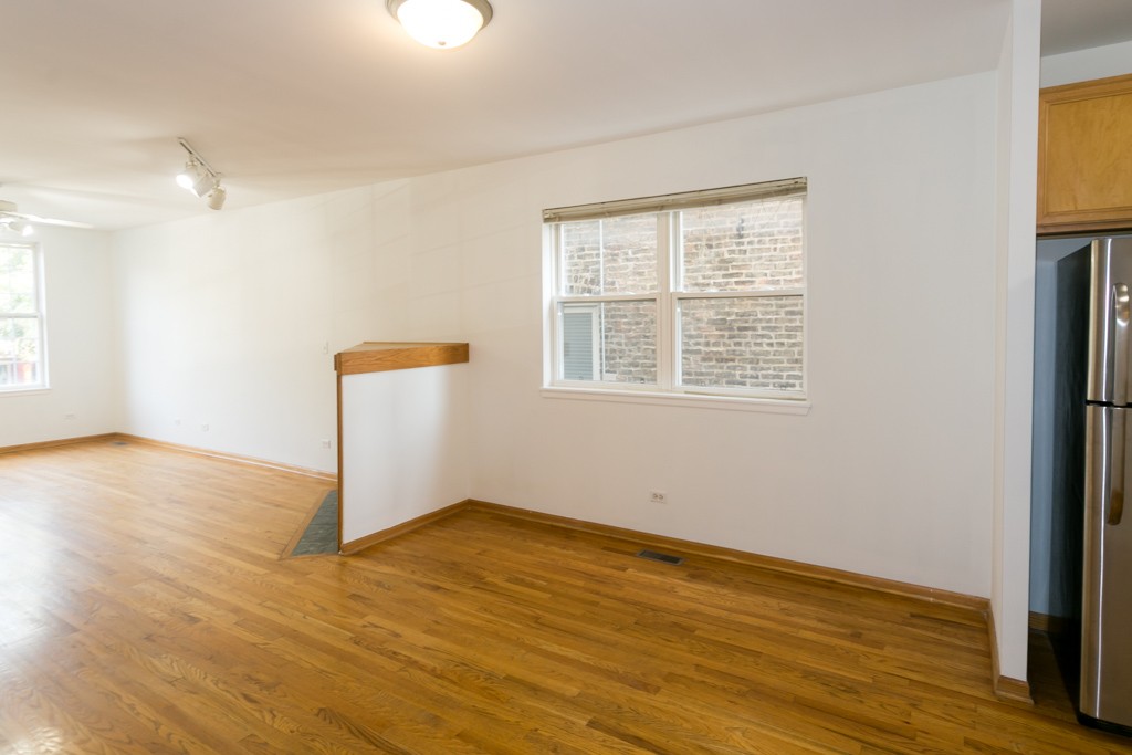 http://abodeschicago.com/photos/3351-D.jpg?timestamp=2024-12-03T02:50:04-06:00