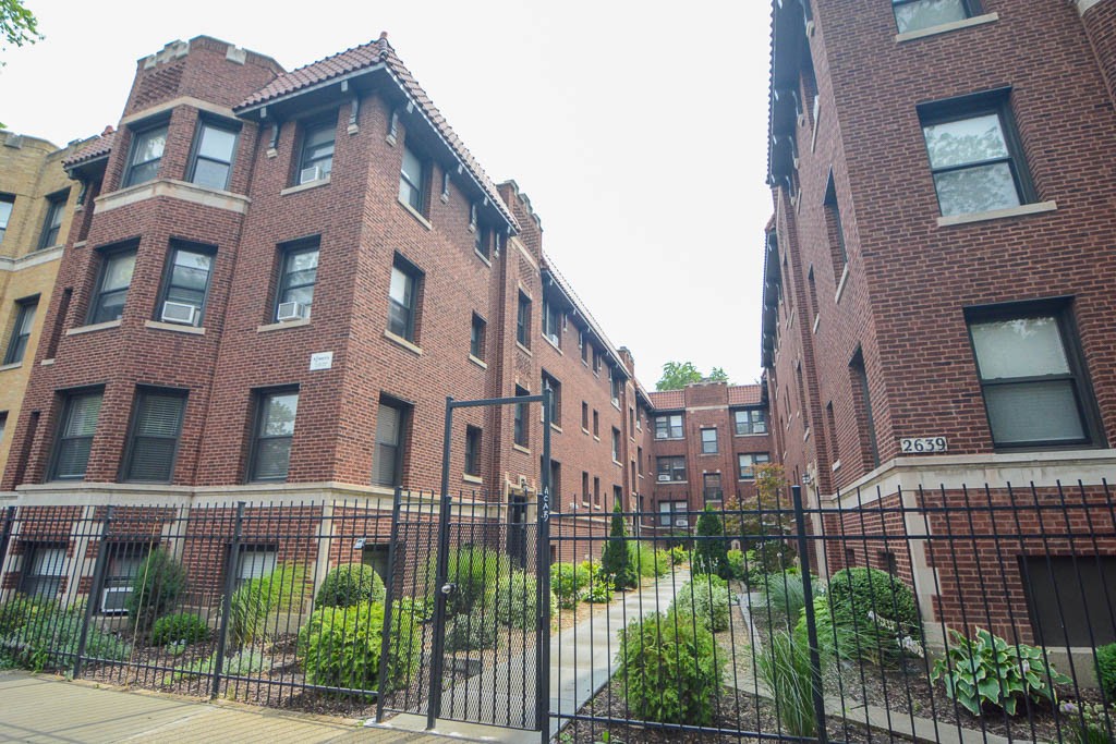 http://abodeschicago.com/photos/41587-A.jpg?timestamp=2024-12-03T02:50:15-06:00