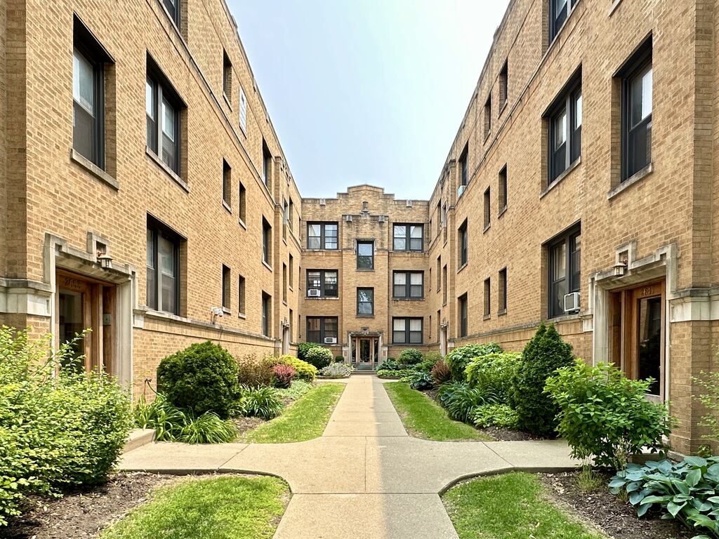 http://abodeschicago.com/photos/47601-A.jpg?timestamp=2025-06-11T09:03:03-05:00