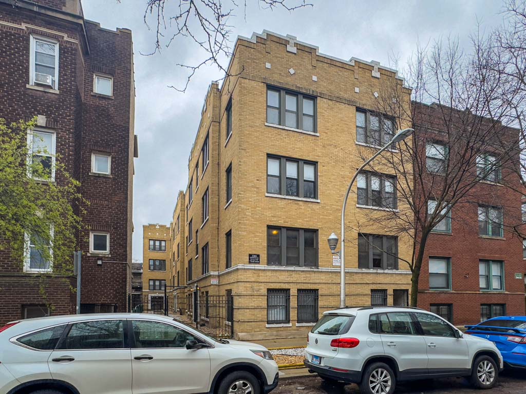 http://abodeschicago.com/photos/49586-A.jpg?timestamp=2024-12-03T02:50:17-06:00