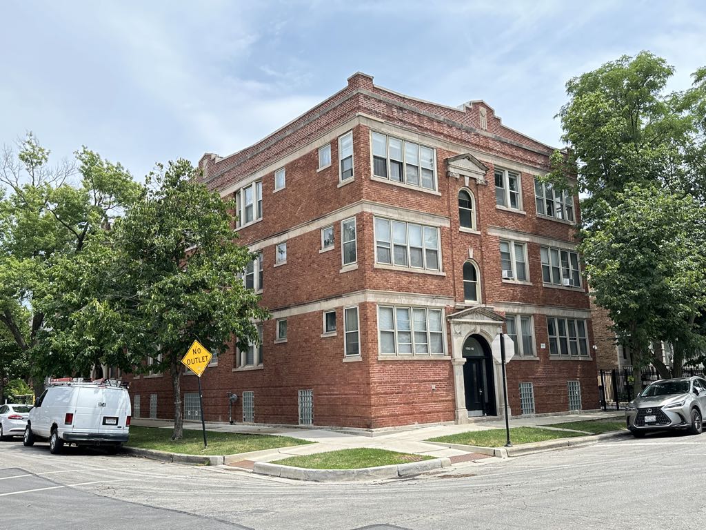http://abodeschicago.com/photos/50142-A.jpg?timestamp=2024-12-03T02:50:17-06:00