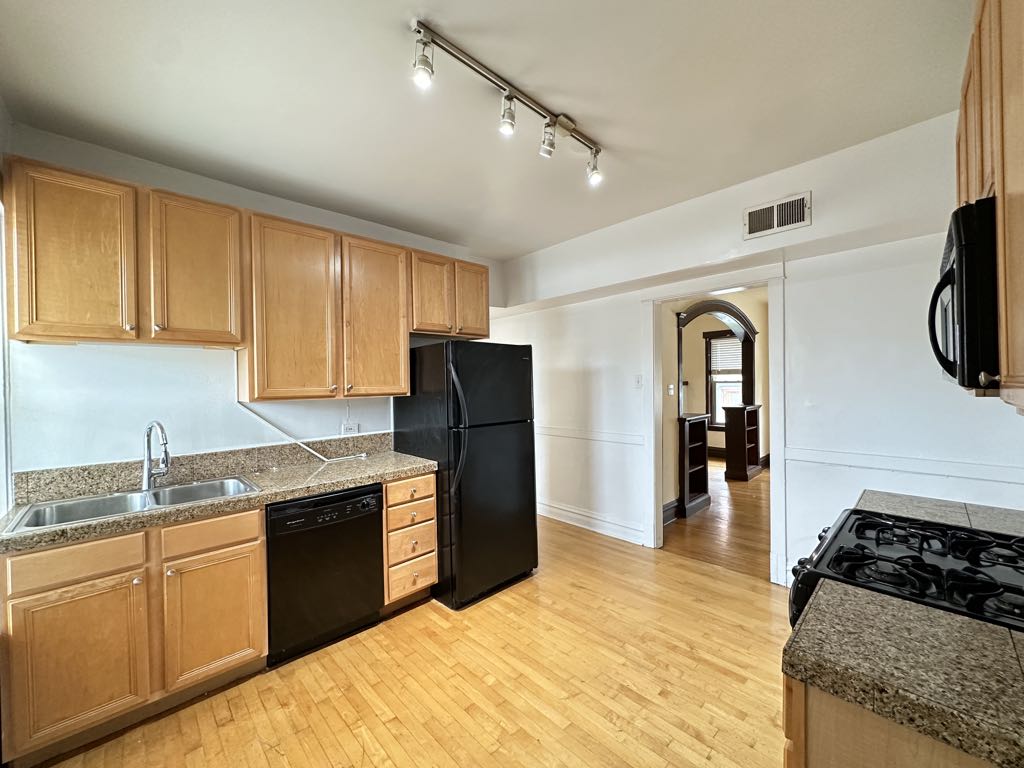 http://abodeschicago.com/photos/50142-D.jpg?timestamp=2024-12-03T02:50:17-06:00