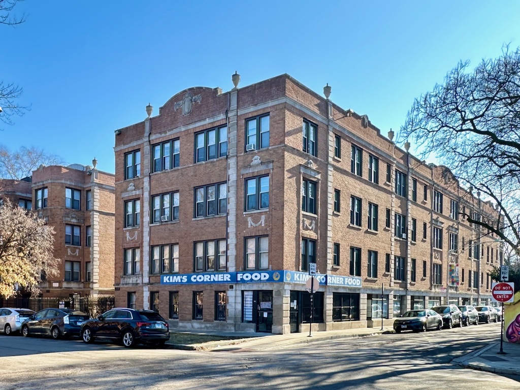 http://abodeschicago.com/photos/53509-A.jpg?timestamp=2024-12-31T03:15:56-06:00