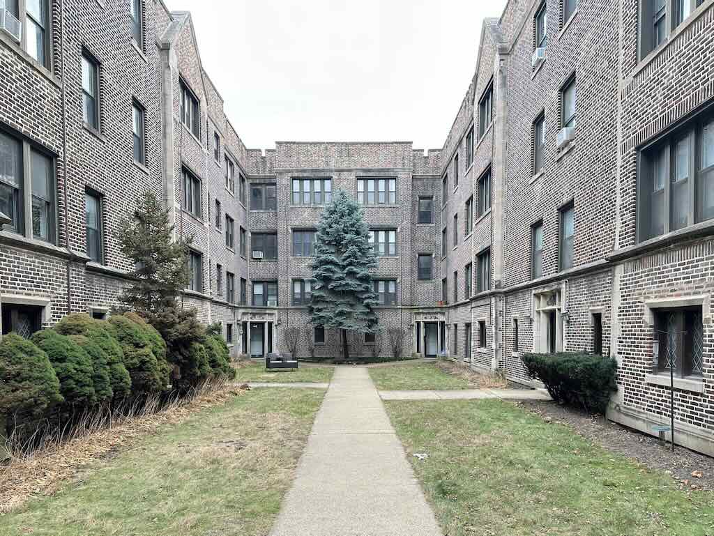 http://abodeschicago.com/photos/56957-A.jpg?timestamp=2025-04-08T17:59:32-05:00