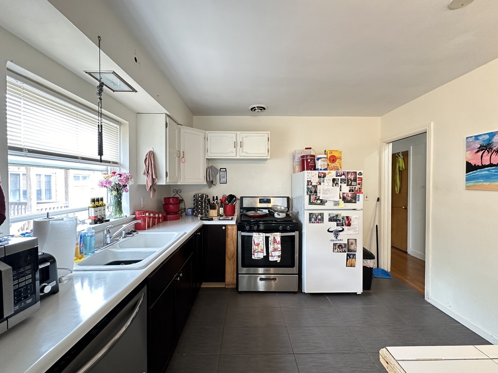 http://abodeschicago.com/photos/57118-B.jpg?timestamp=2025-05-28T17:41:13-05:00