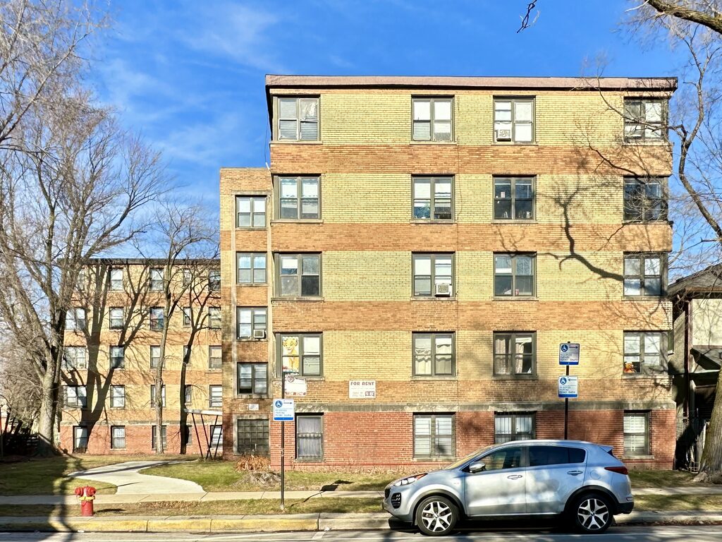 http://abodeschicago.com/photos/57119-A.jpg?timestamp=2025-05-20T07:34:01-05:00