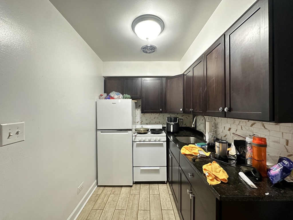 http://abodeschicago.com/photos/57152-C.jpg?timestamp=2025-05-28T17:41:13-05:00