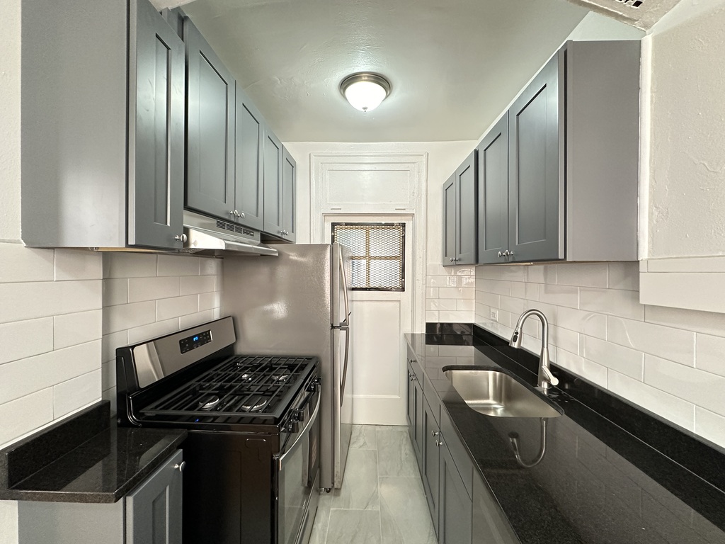 http://abodeschicago.com/photos/57188-B.jpg?timestamp=2025-06-11T09:03:14-05:00