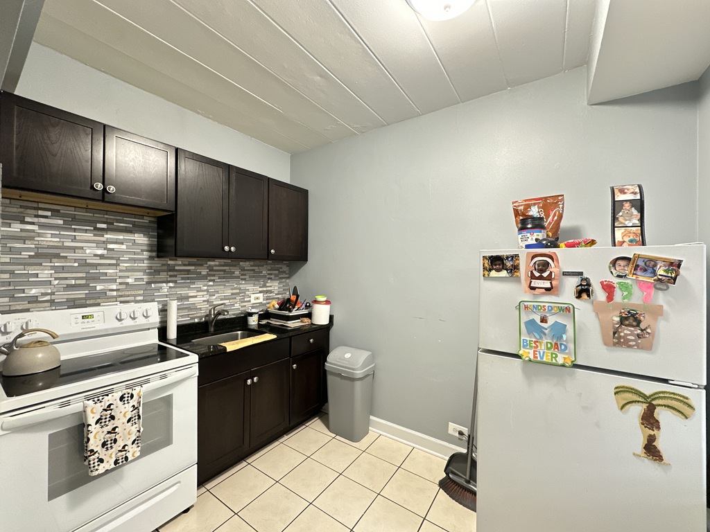 http://abodeschicago.com/photos/57191-C.jpg?timestamp=2025-05-21T12:17:40-05:00