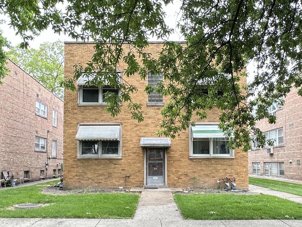 http://abodeschicago.com/photos/57282-A.jpg?timestamp=2025-06-14T12:30:37-05:00