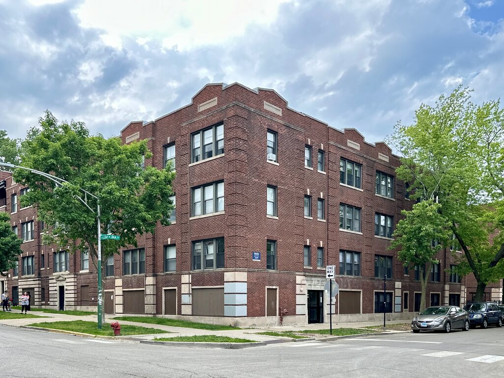http://abodeschicago.com/photos/57293-A.jpg?timestamp=2025-06-04T06:05:13-05:00