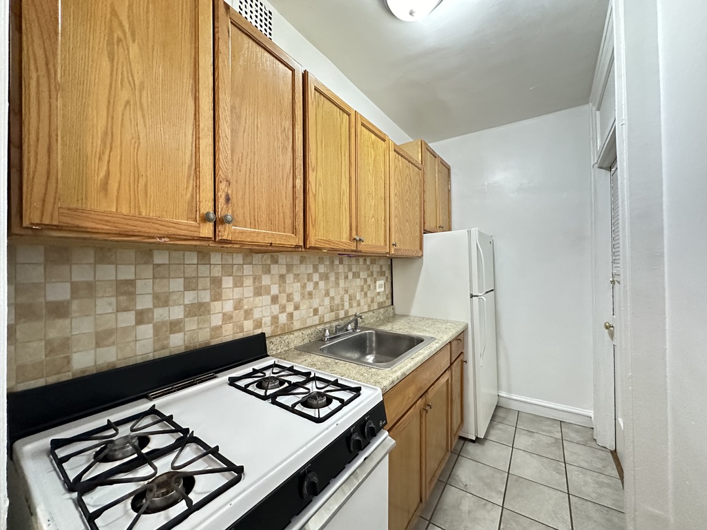 http://abodeschicago.com/photos/57300-B.jpg?timestamp=2025-06-19T09:38:58-05:00