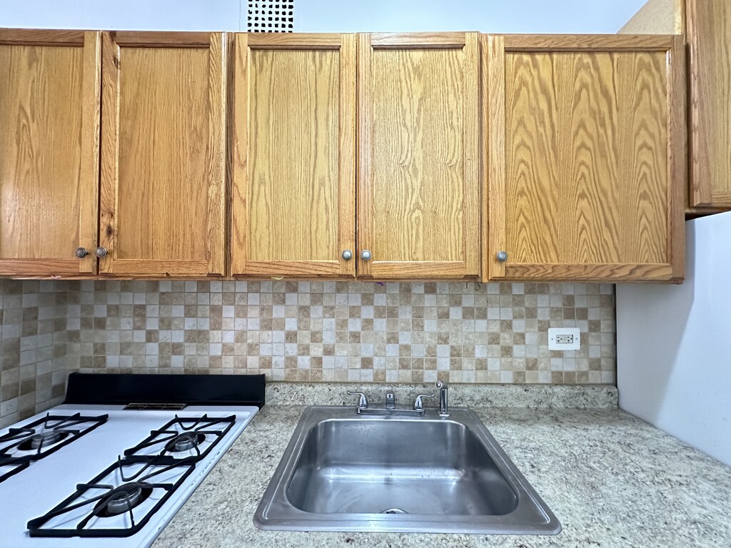 http://abodeschicago.com/photos/57300-D.jpg?timestamp=2025-06-19T09:38:58-05:00