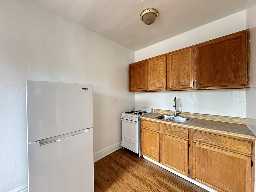 http://abodeschicago.com/photos/57364-B.jpg?timestamp=2025-06-13T06:49:38-05:00