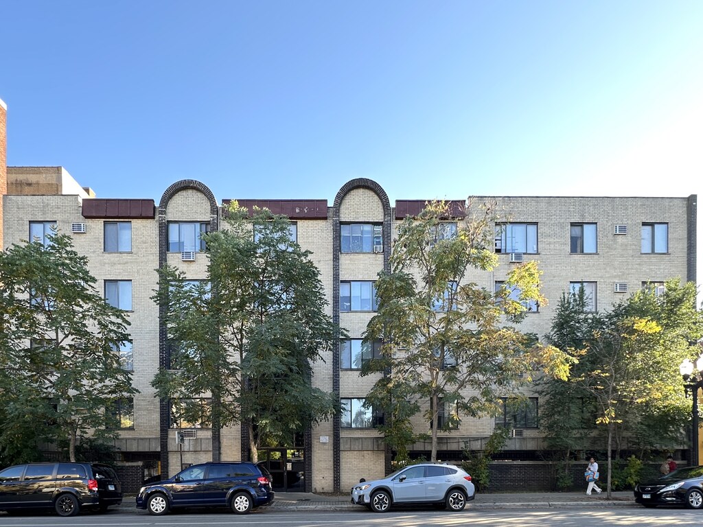 1515 Morse, Chicago, IL - 1,300 USD/ month