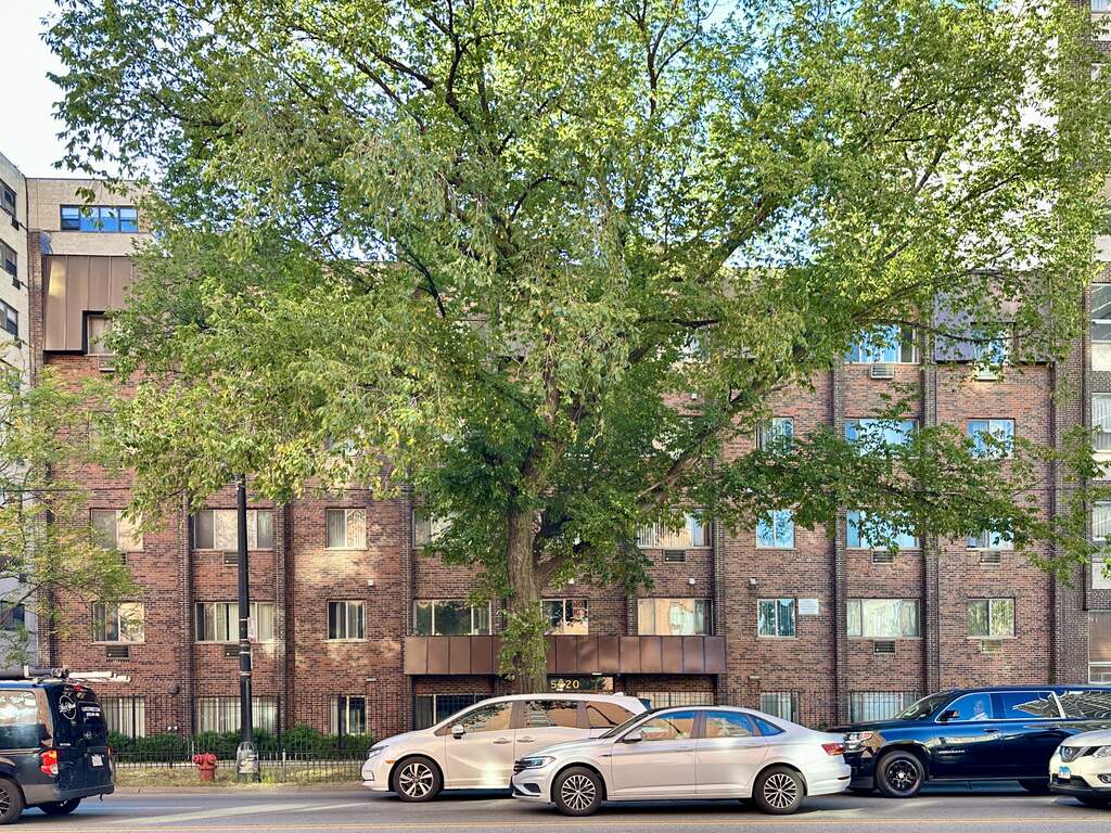 5820 Sheridan, Chicago, IL - 1,300 USD/ month