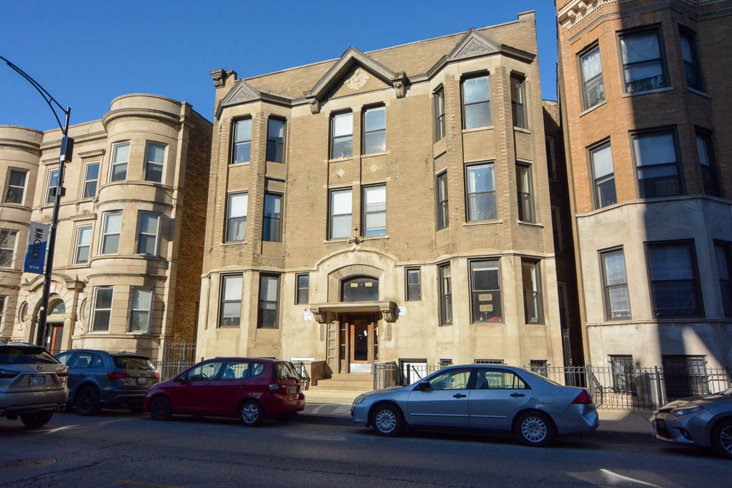 http://abodeschicago.com/photos/7071-A.jpg?timestamp=2024-12-03T02:50:04-06:00